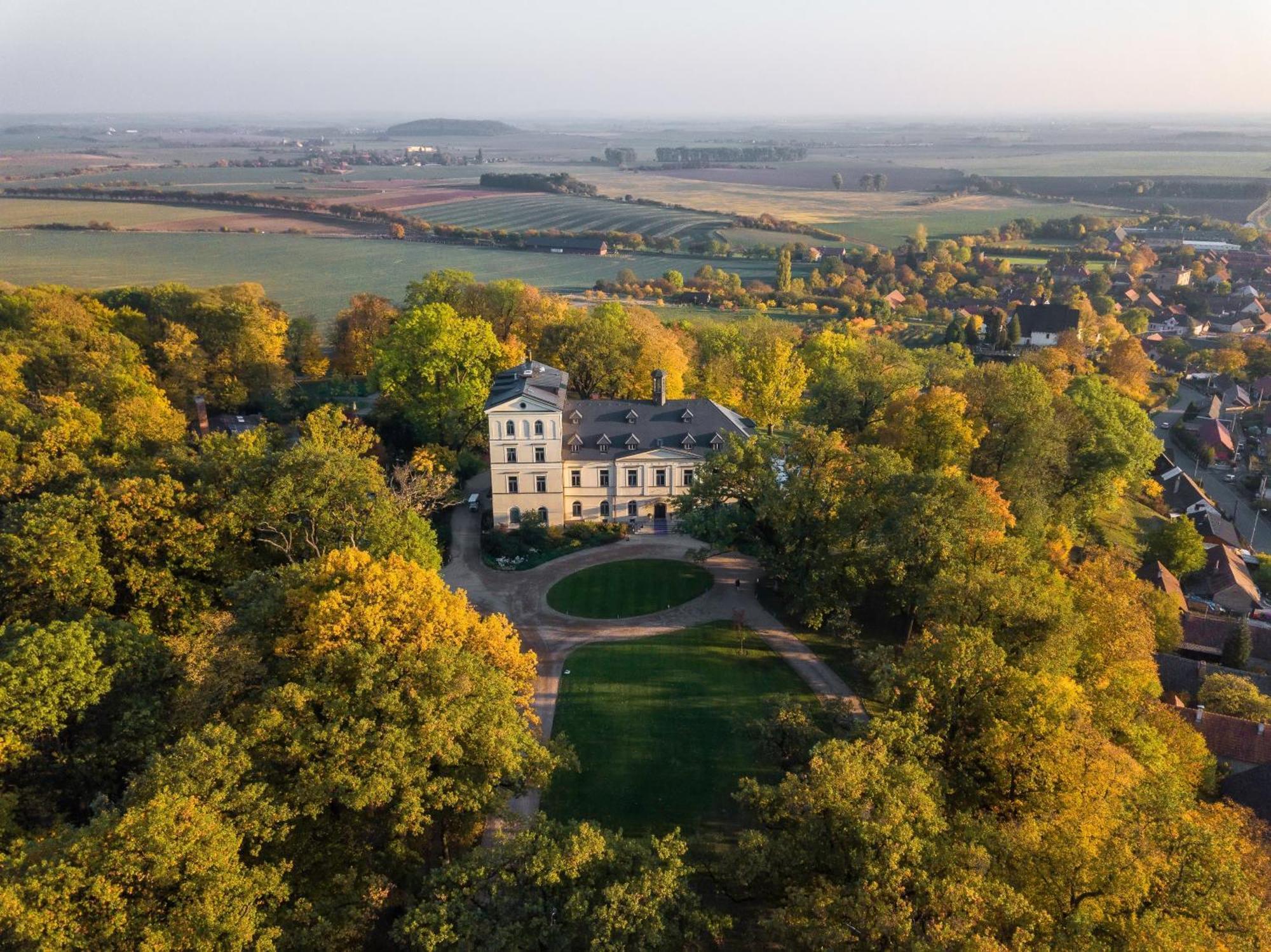 Отель Chateau Мцели Экстерьер фото